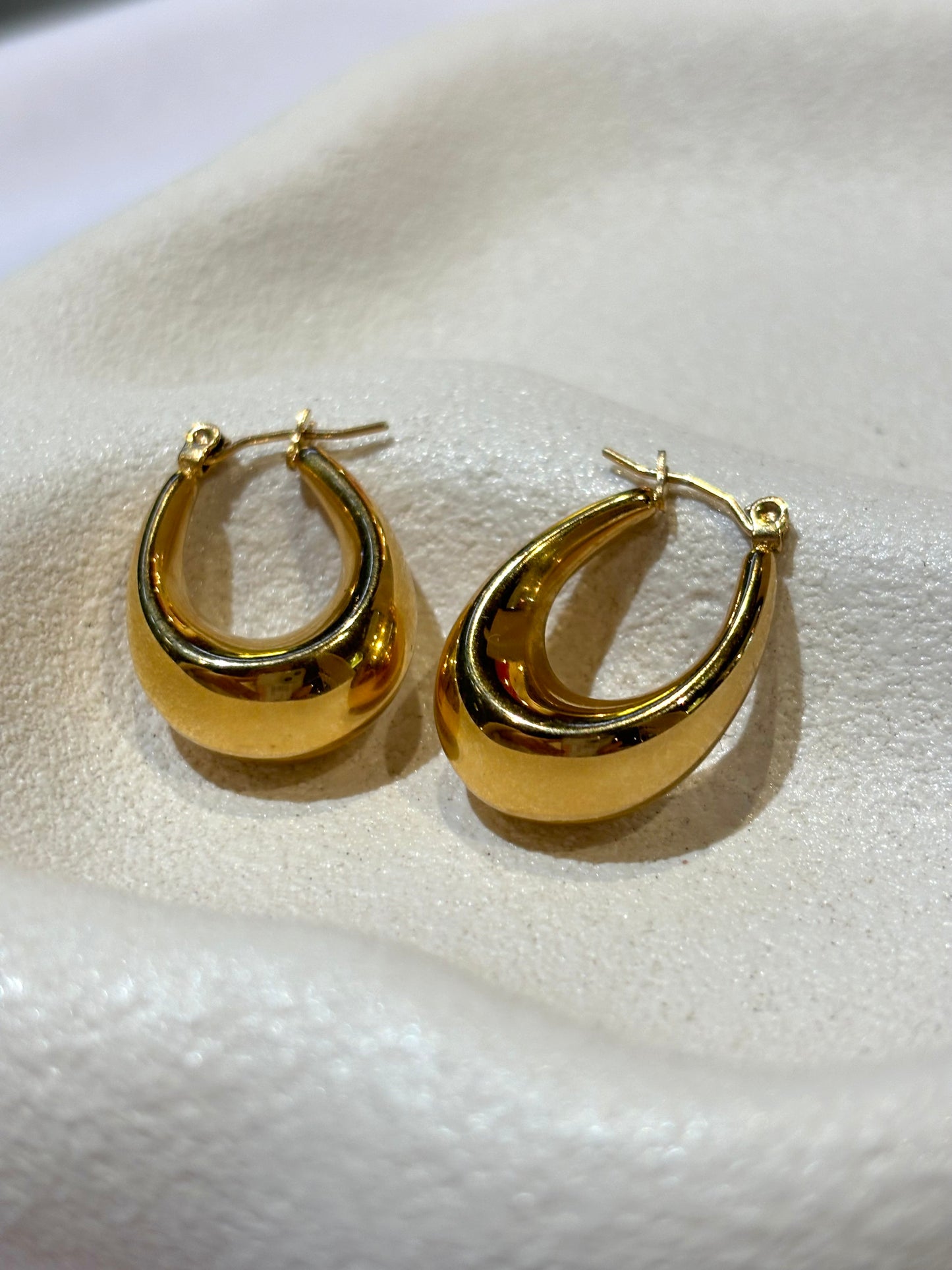 ROSIE HOOP EARRINGS