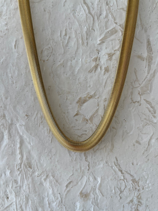 SNAKE NECKLACE